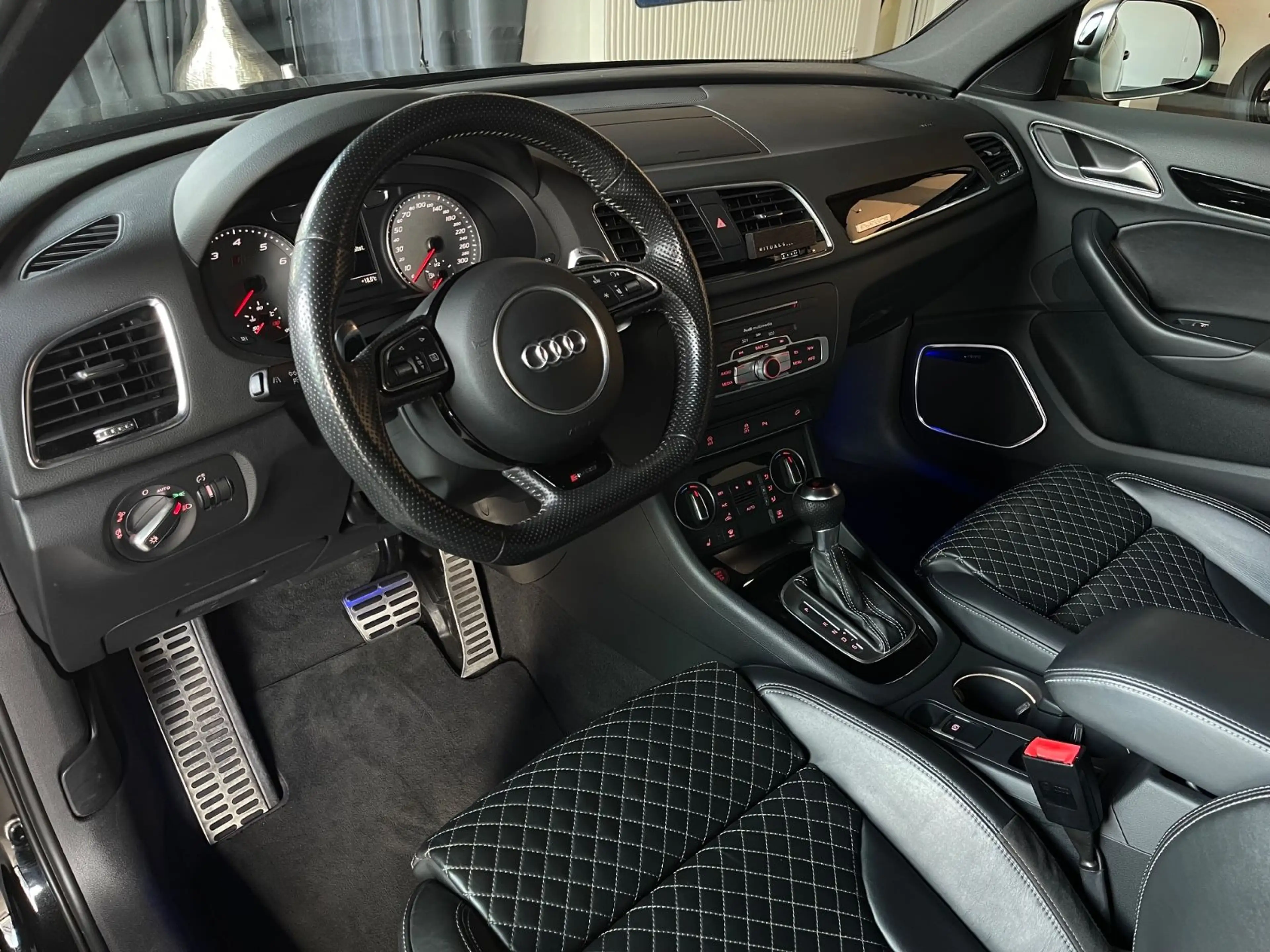 Audi RS Q3 RS Q3 2.5 TFSI quattro | 420 PS | BOSE | — photo 10