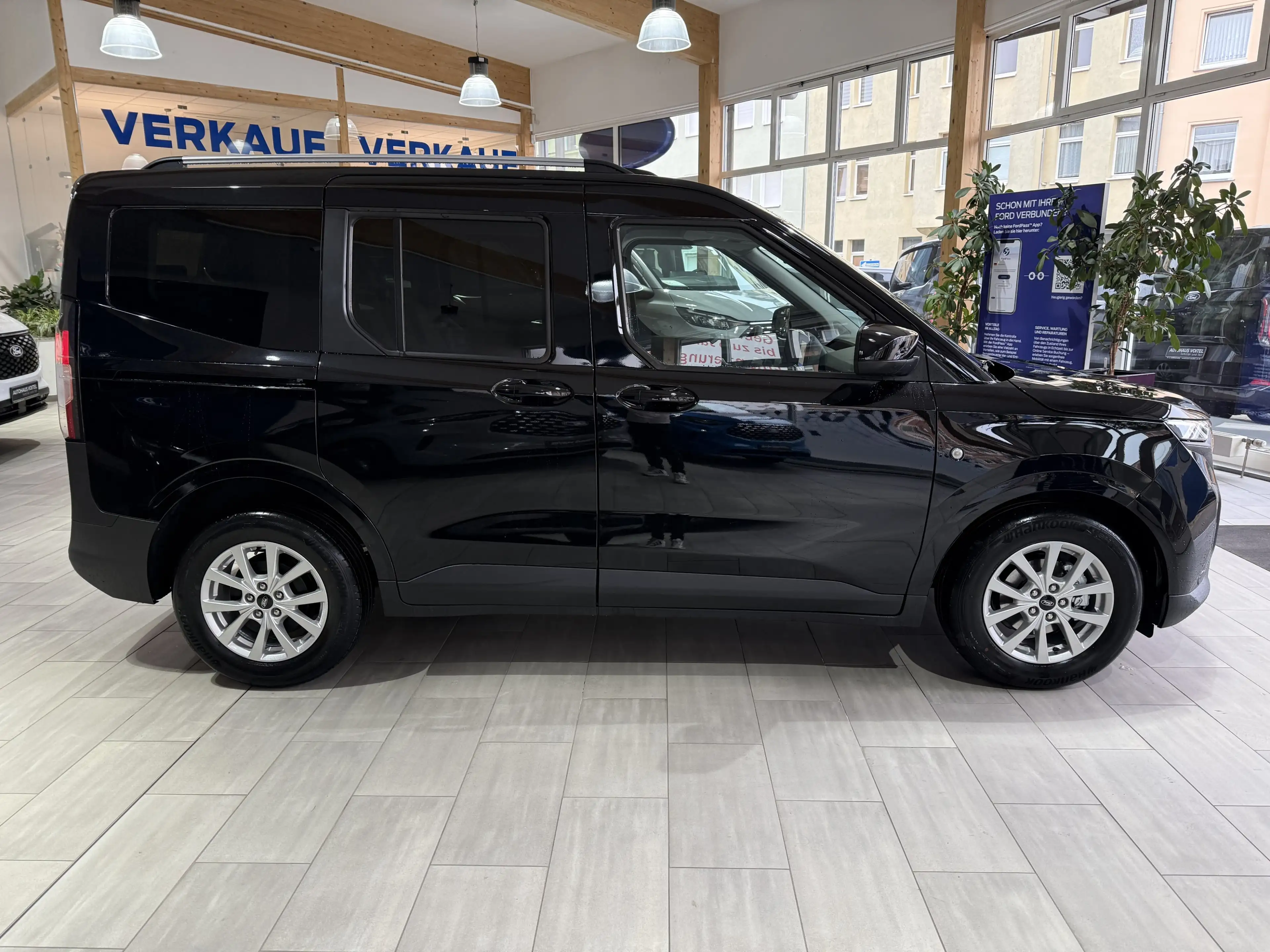 Ford Tourneo Courier Titanium Automatik / Winter-Paket — photo 4