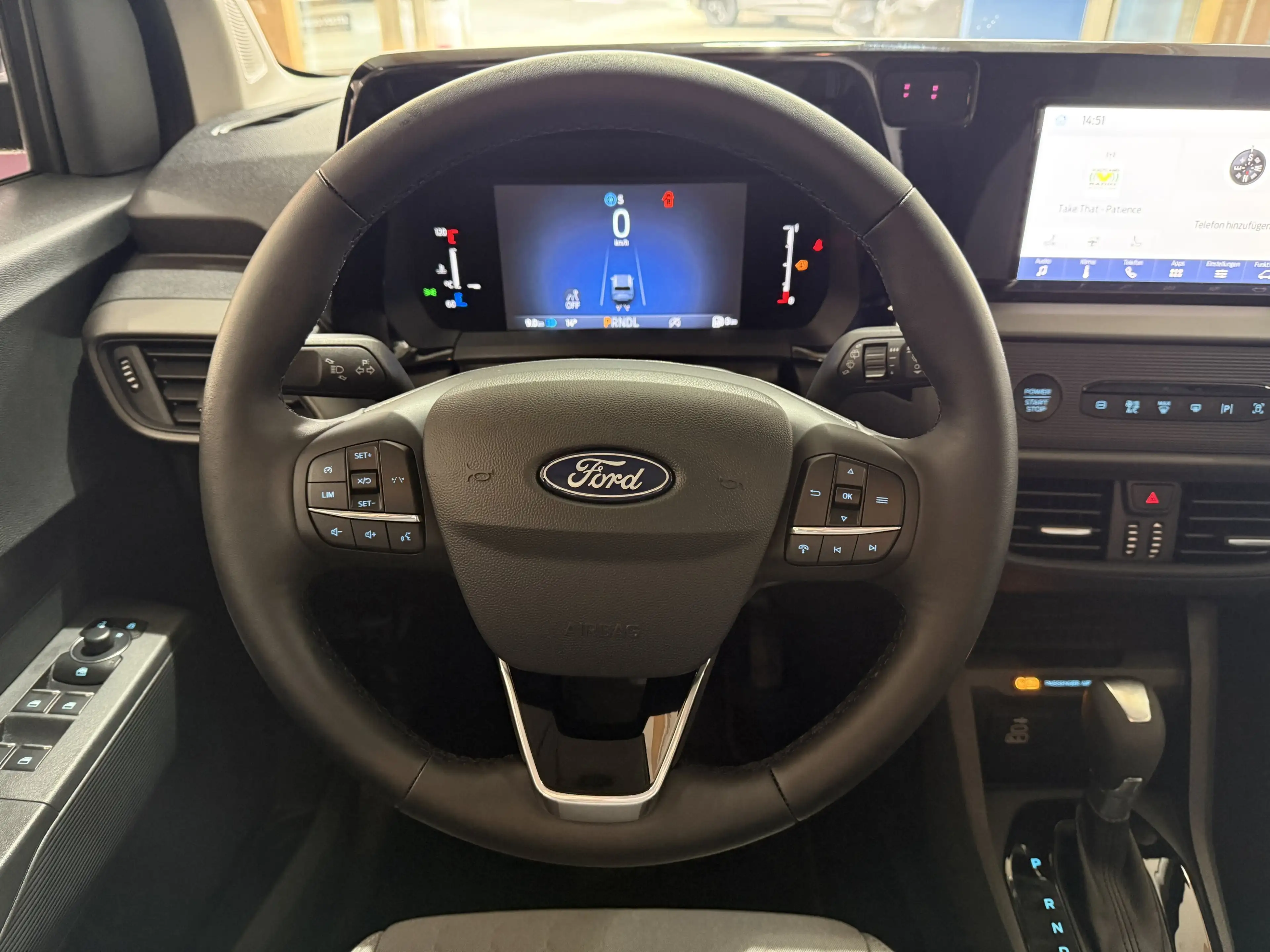 Ford Tourneo Courier Titanium Automatik / Winter-Paket — photo 14