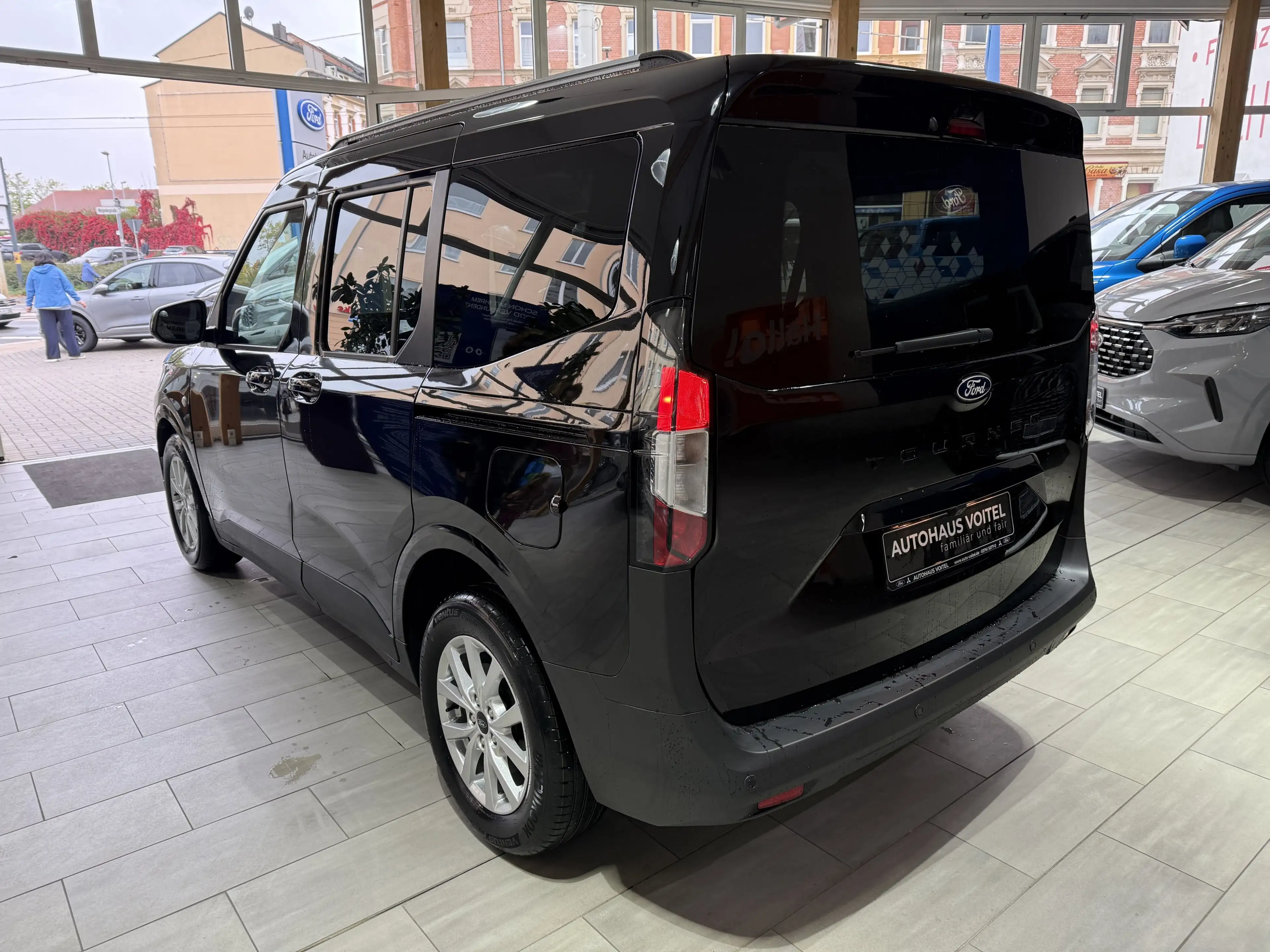 Ford Tourneo Courier Titanium Automatik / Winter-Paket — photo 7