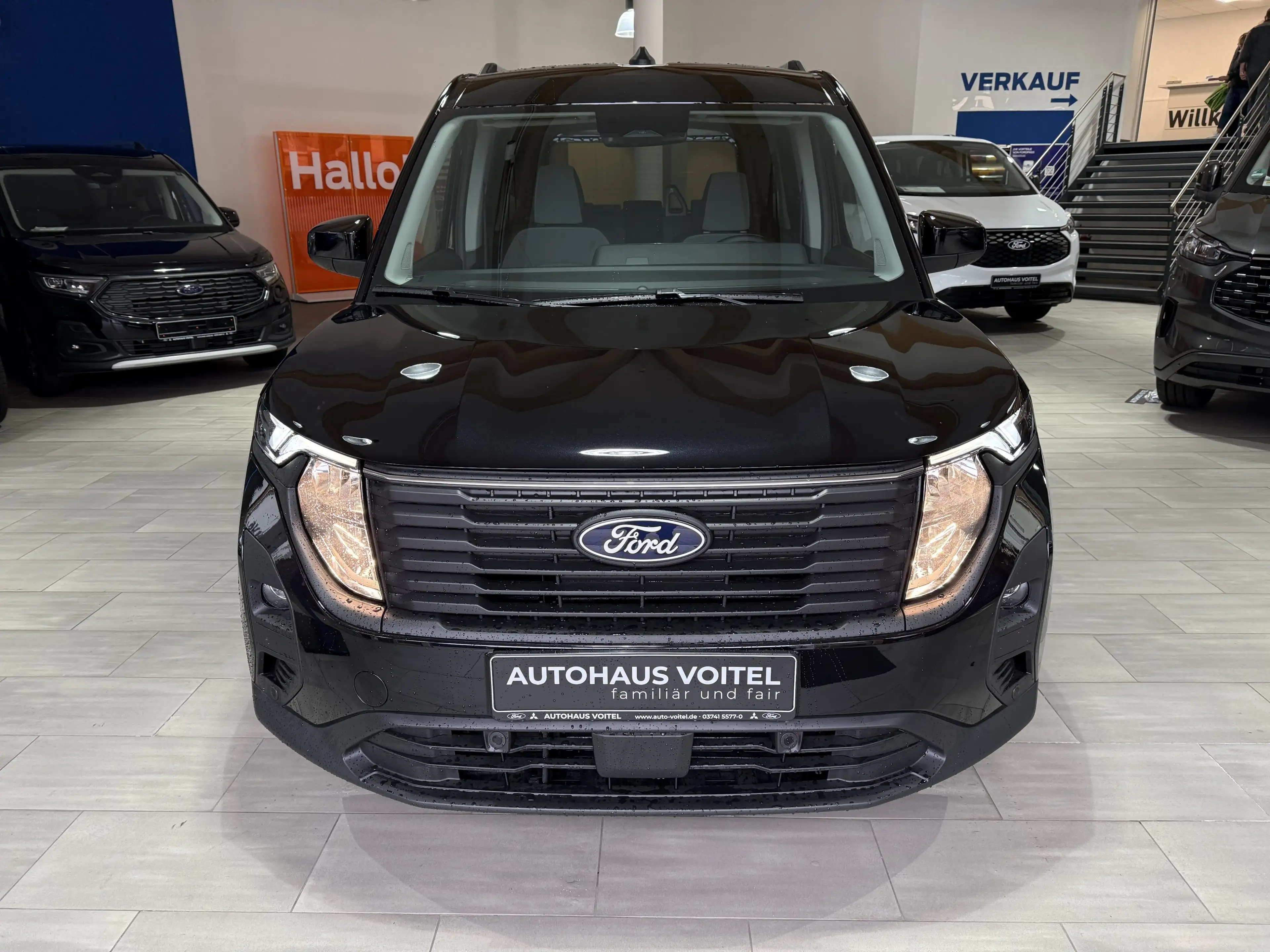 Ford Tourneo Courier Titanium Automatik / Winter-Paket — photo 2