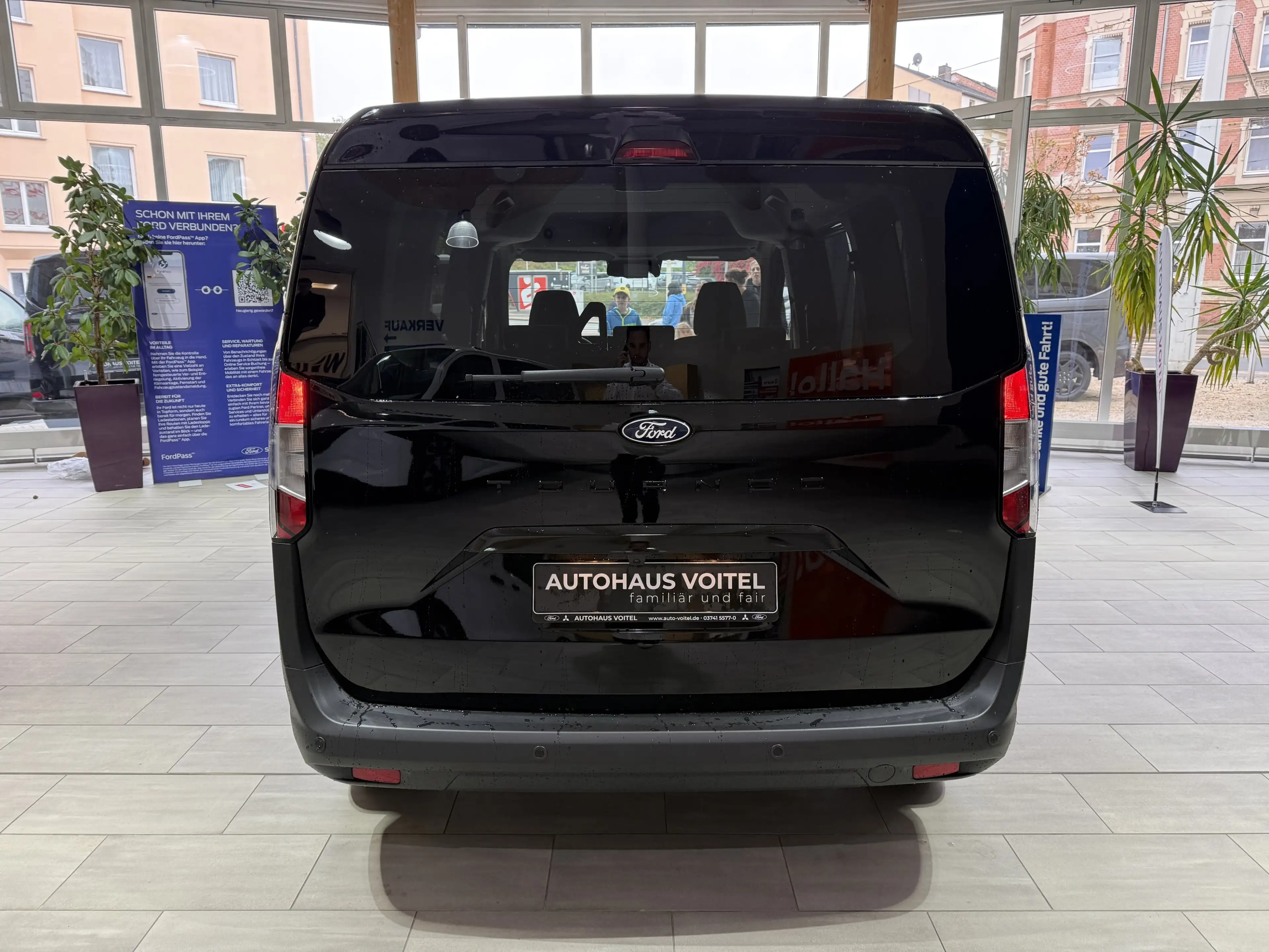Ford Tourneo Courier Titanium Automatik / Winter-Paket — photo 6