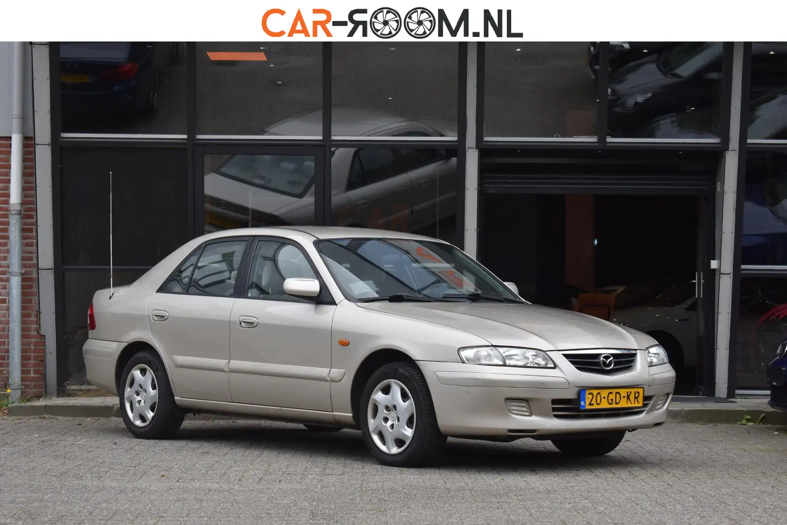 Mazda 626 2.0i Exclusive Automaat Airco PDC Grijs - 1