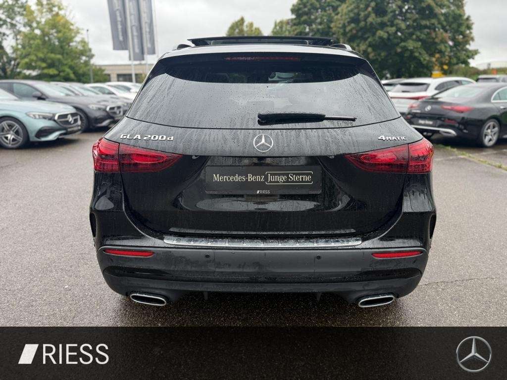 Mercedes-Benz GLA 200