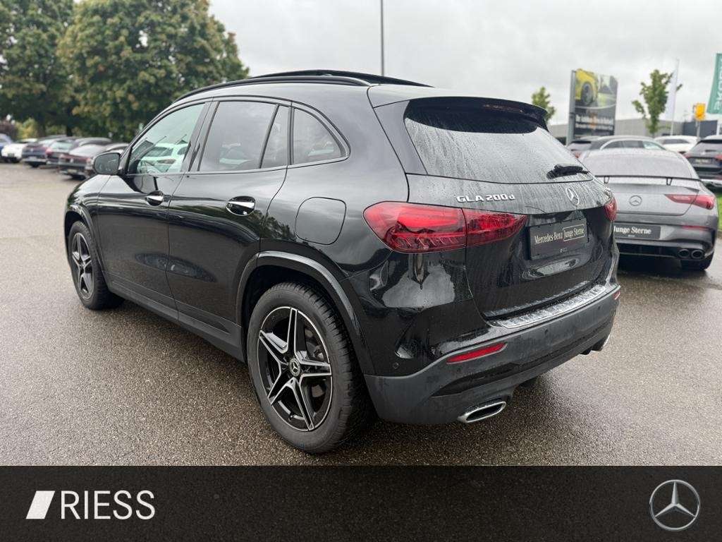 Mercedes-Benz GLA 200