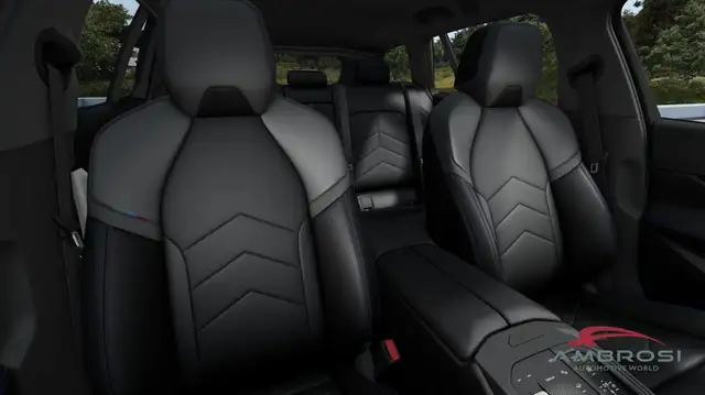 BMW 5 Series view 10