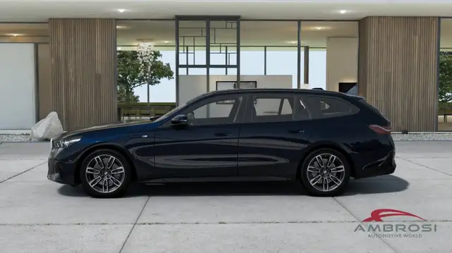 BMW 5 Series view 3