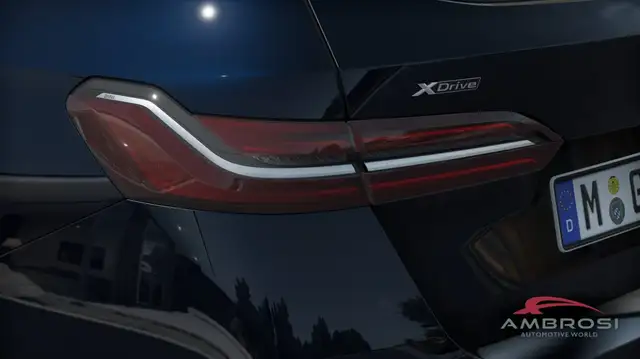 BMW 5 Series view 7