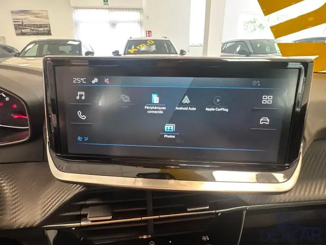 Peugeot 208 view 18