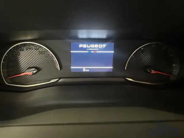 Peugeot 208 view 16