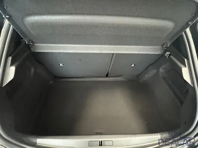 Peugeot 208 view 7
