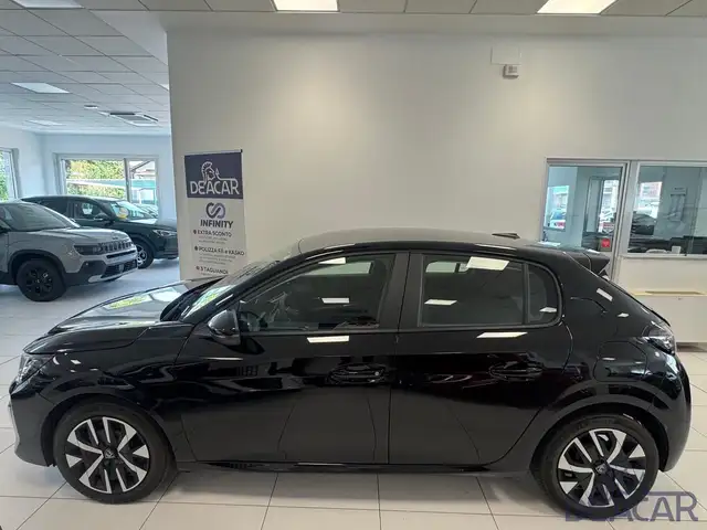 Peugeot 208 view 3
