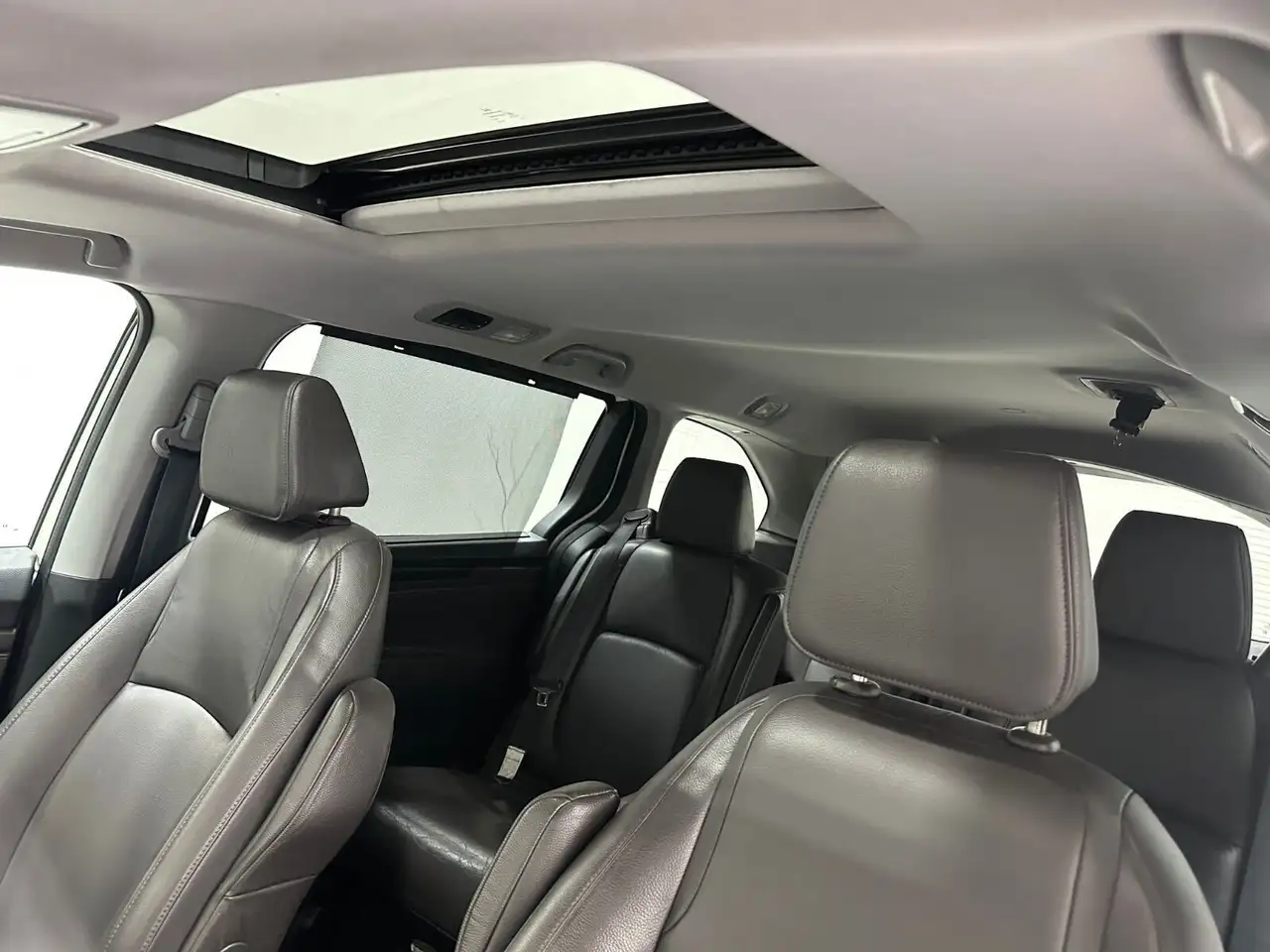 Honda Odyssey снимка Honda Odyssey