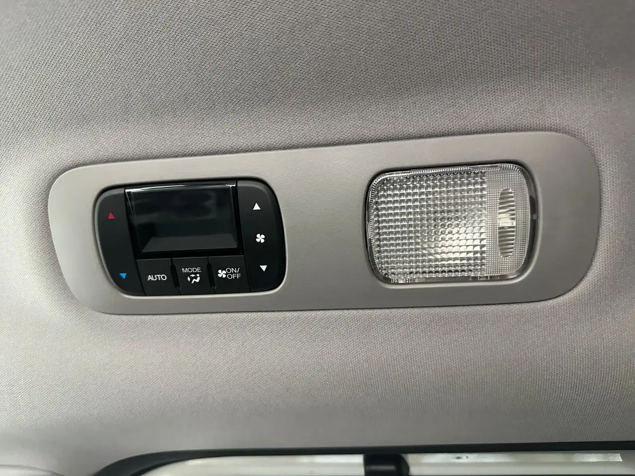 Honda Odyssey снимка Honda Odyssey