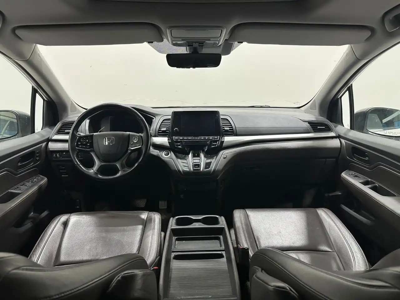 Honda Odyssey снимка Honda Odyssey