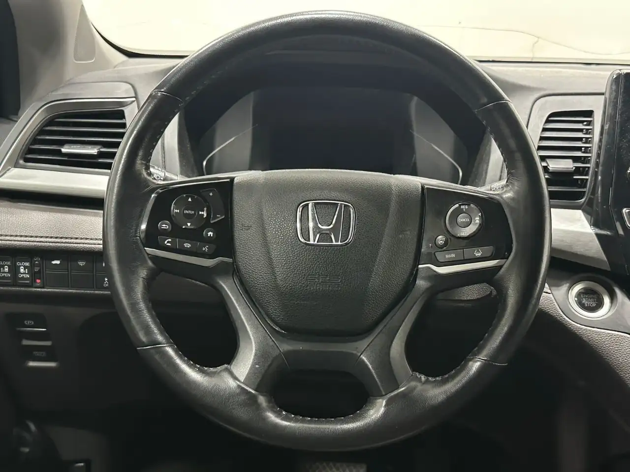 Honda Odyssey снимка Honda Odyssey