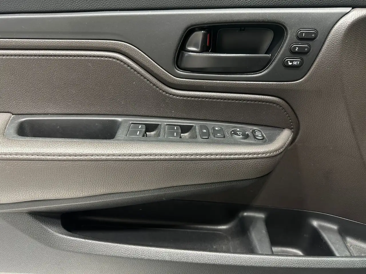 Honda Odyssey снимка Honda Odyssey