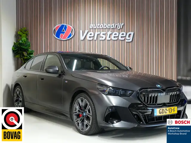 BMW i5 eDrive40 84 kWh Full optie!|M Sport|Frozen grey|Pa