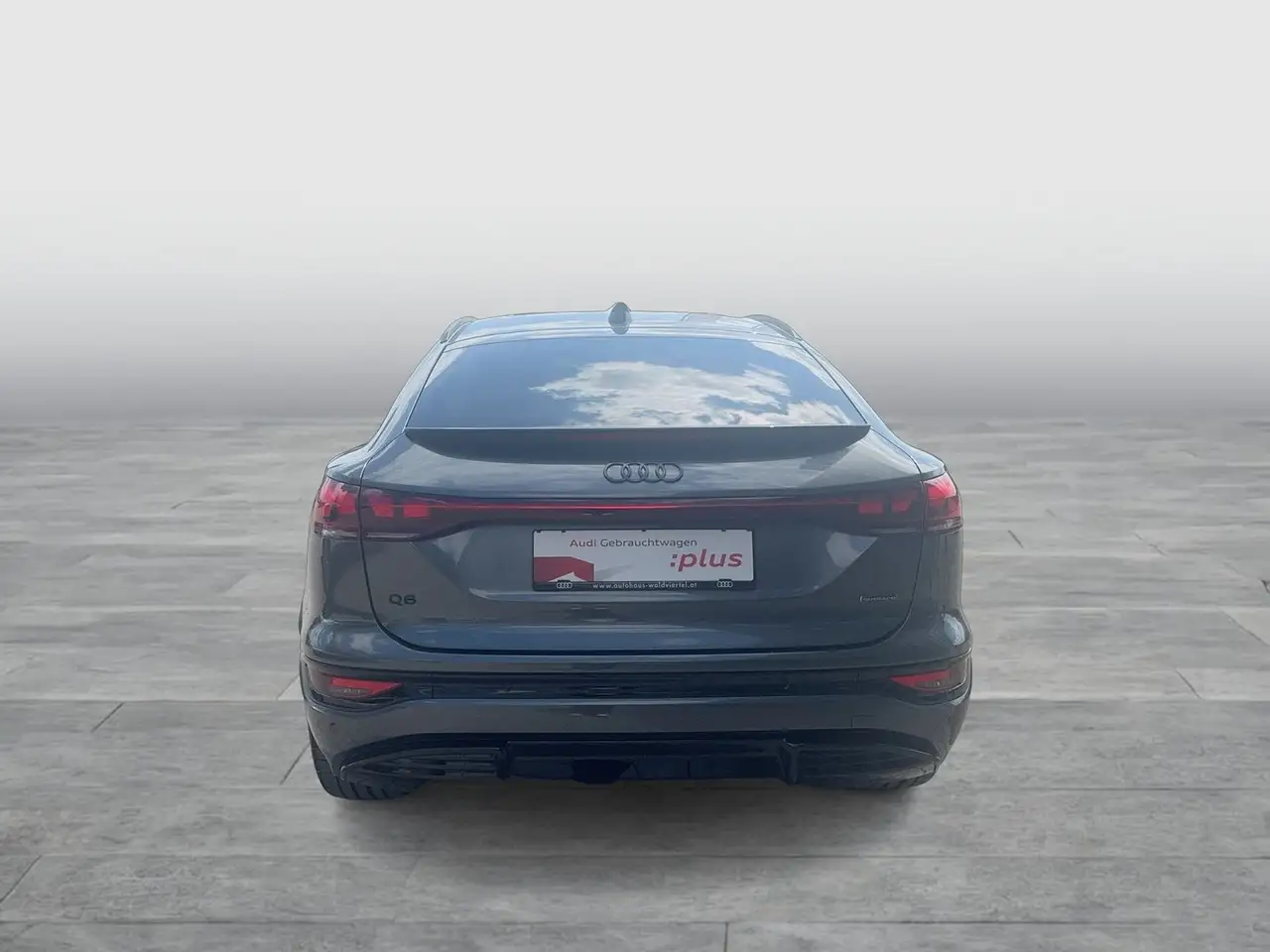 Audi Q6 e-tron e-tron quattro 5