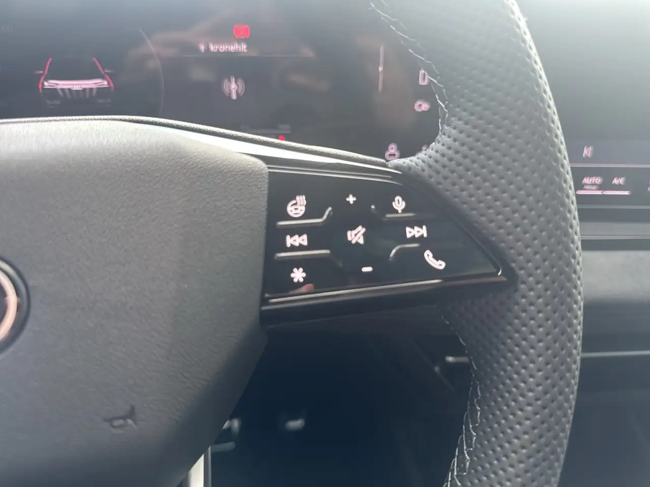 Audi Q6 e-tron e-tron quattro 17