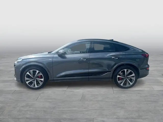 Audi Q6 view 3