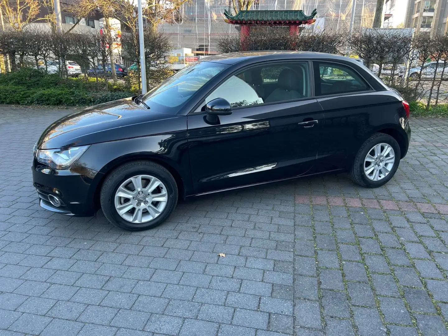 Audi A1 attraction~1.Hand~ Schwarz - 2
