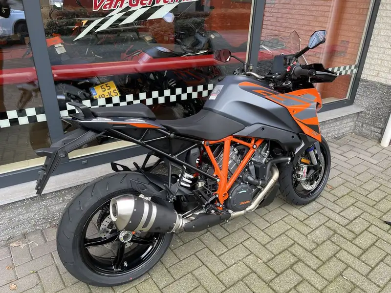 KTM 1290 Super Duke GT - foto 3