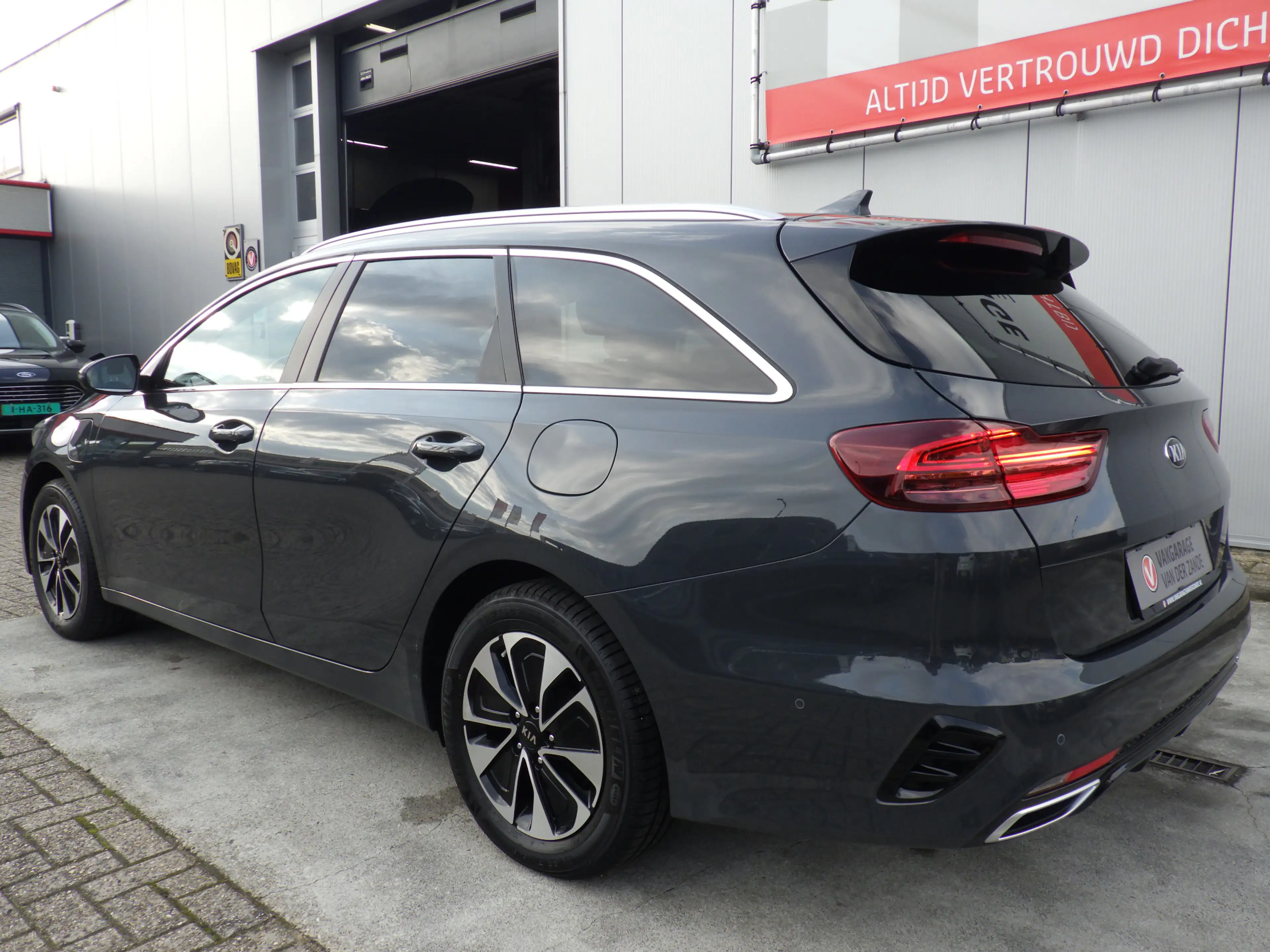 Kia Ceed SW / cee'd SW Sportswagon 1.6 GDI PHEV AUT DynamicLine Plug-In, — photo 3