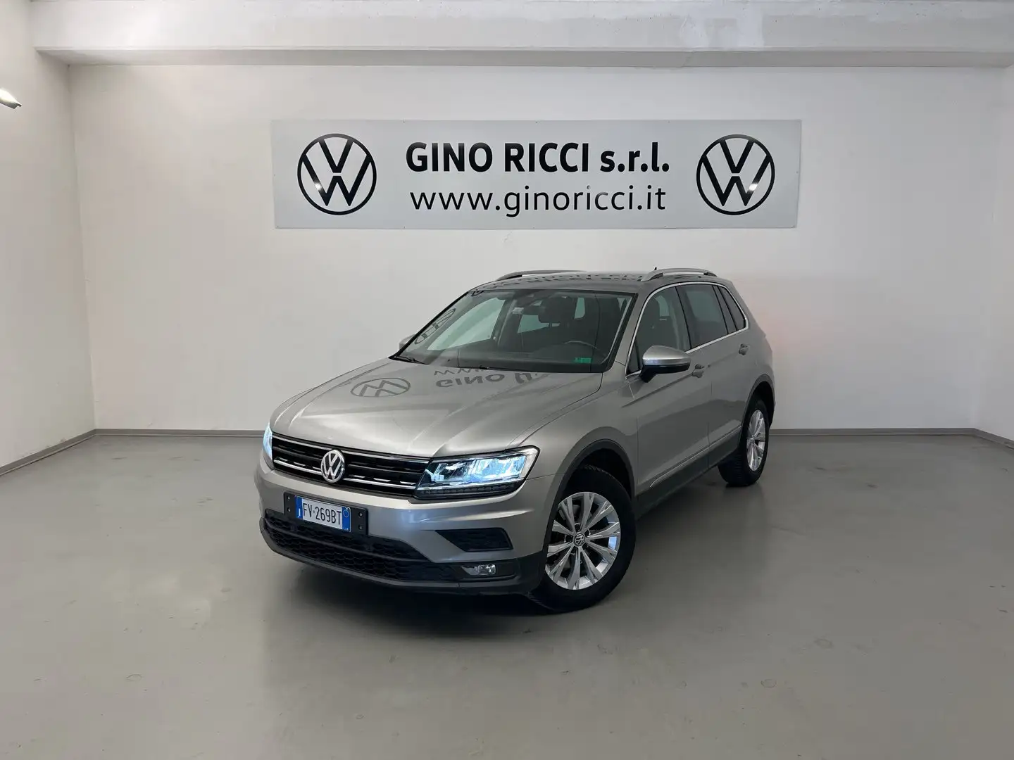 Volkswagen Tiguan 2.0 TDI DSG 4MOTION Business BMT Grau - 1