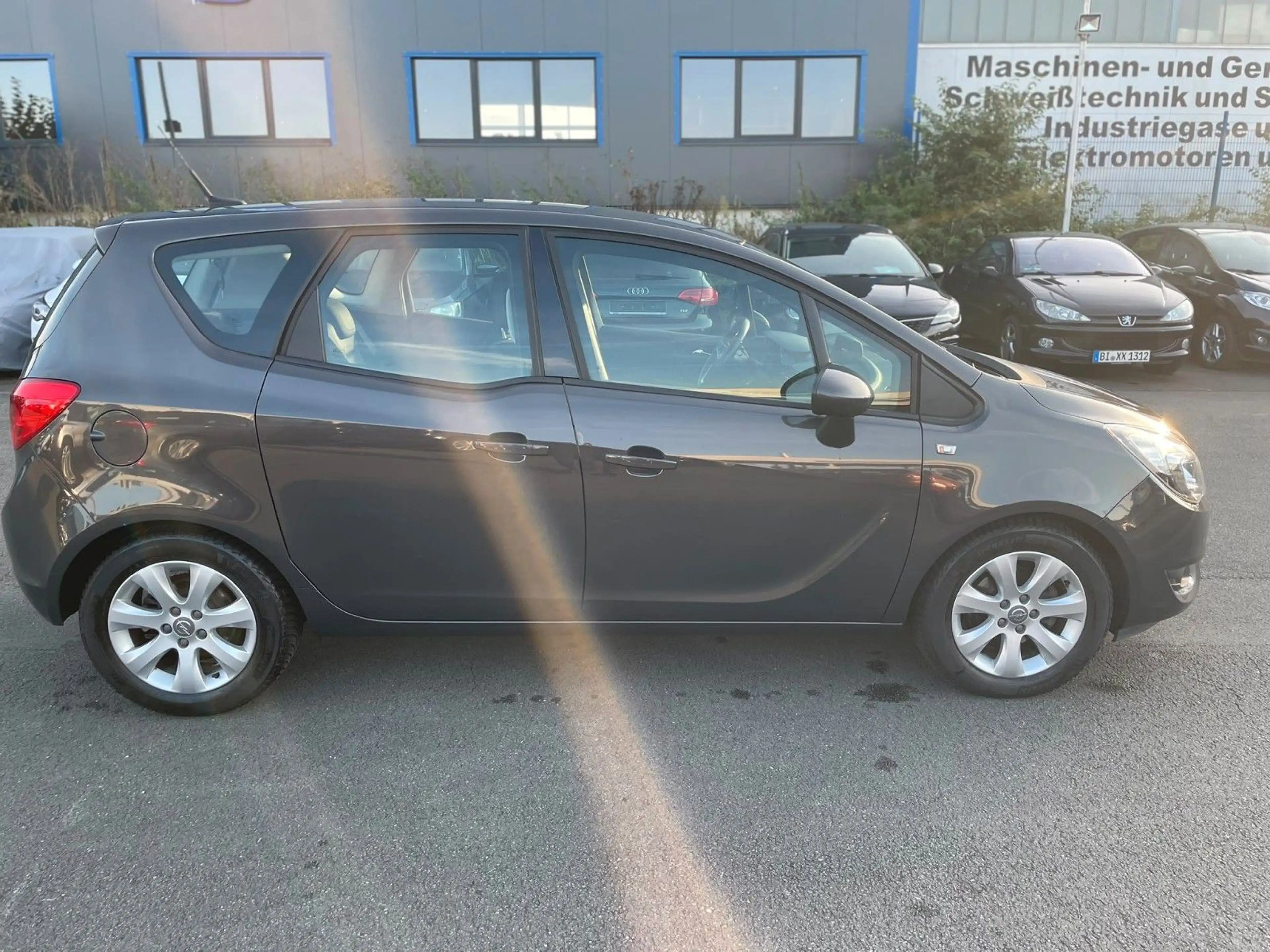 Opel Meriva B Edition Turbo, 1 Jahr Gewährleistung — photo 4
