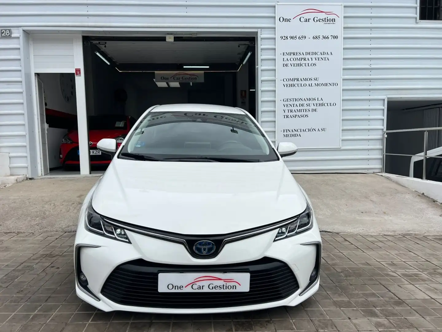 Toyota Corolla Sedán 125H Active Tech Blanco - 2