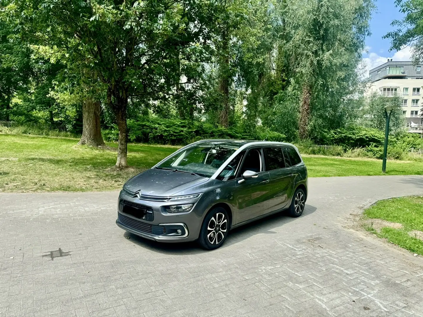 Citroen Grand C4 SpaceTourer 1.2 PureTech *** 7 Places *** Grau - 1