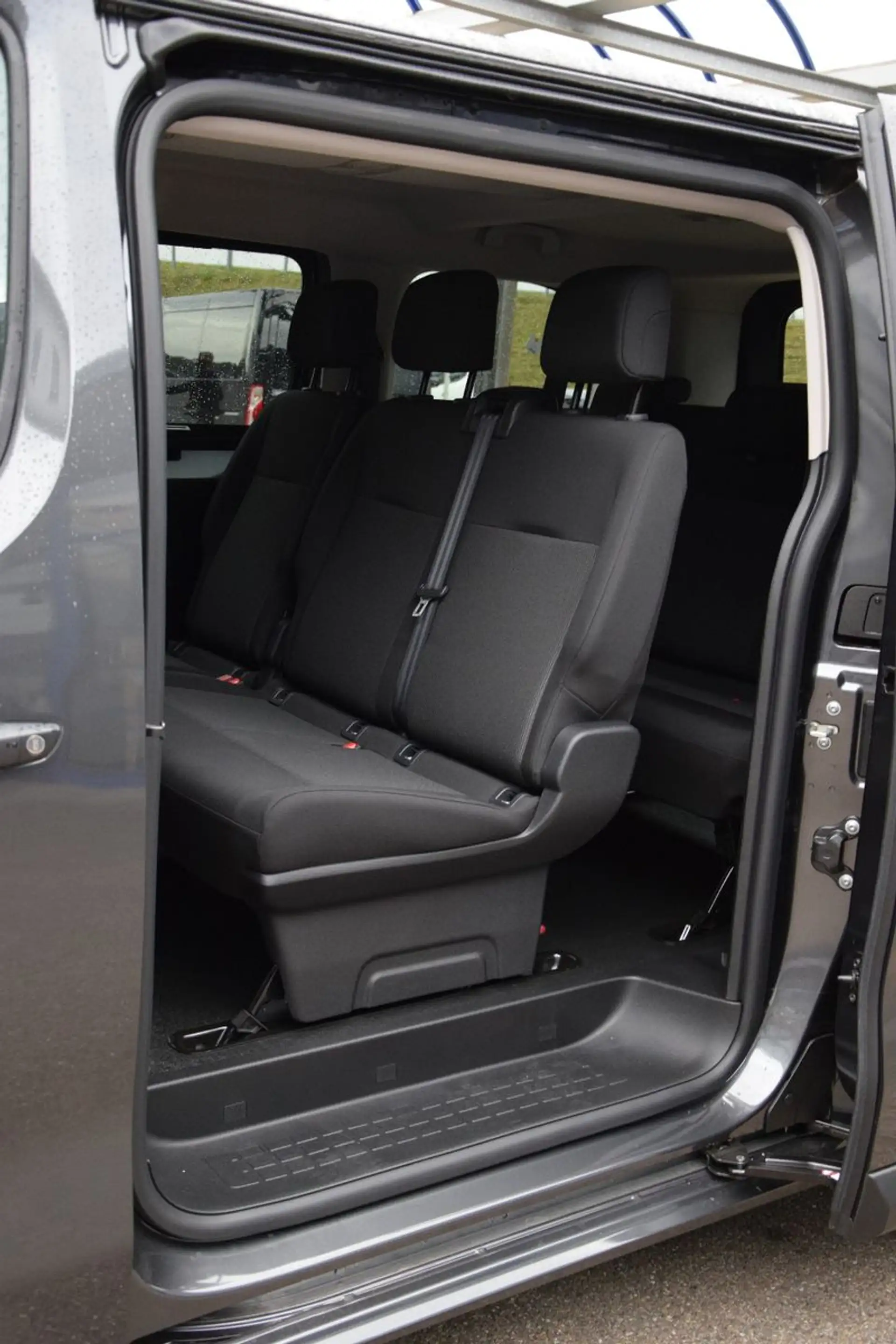 Peugeot Expert L2 NAVI TEMP 180°-KAMERA LED 8-SITZE AHK — photo 13