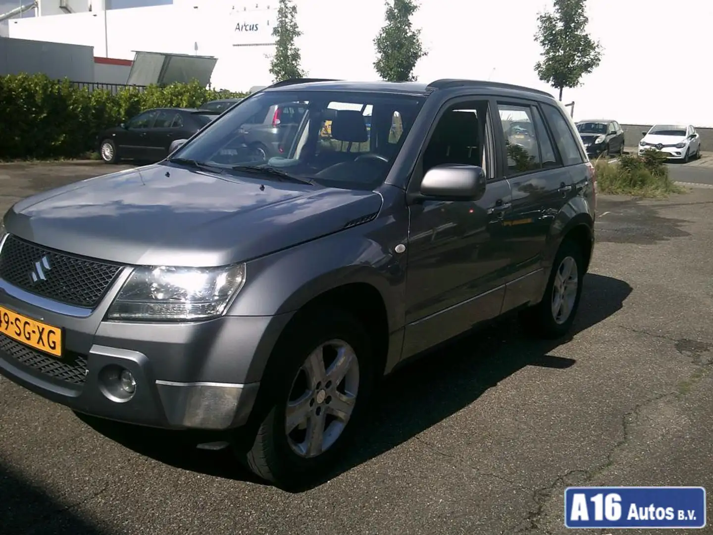 Suzuki Grand Vitara VITARA; 2.0 5D MET AIRCO Grijs - 2