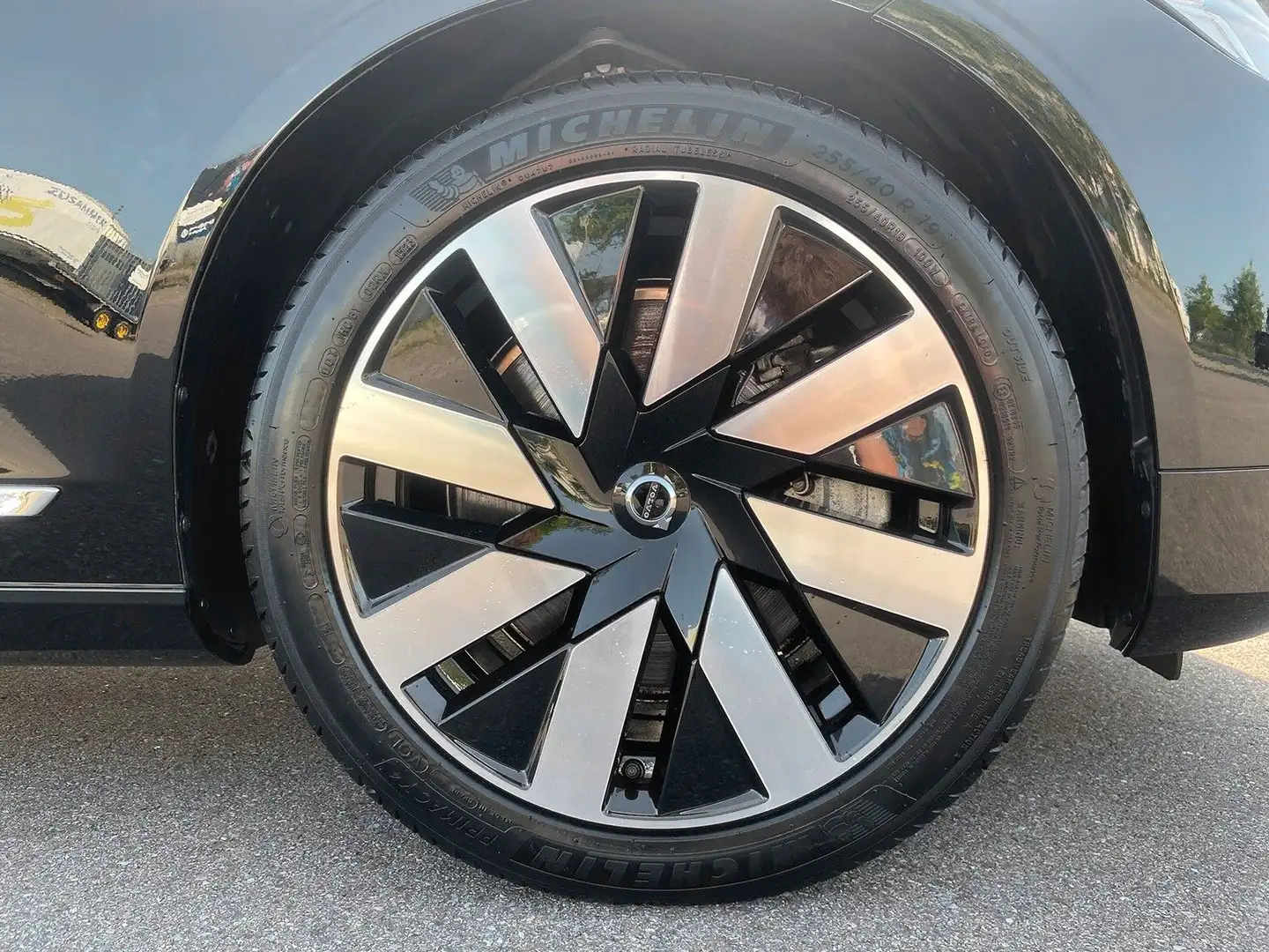 Volvo V90 T6 AWD Recharge Plus Bright AHK ACC BLIS SD Černá - 2