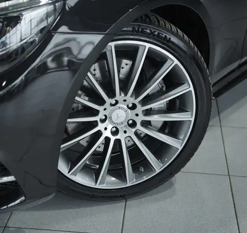 Mercedes-Benz S Class view 3