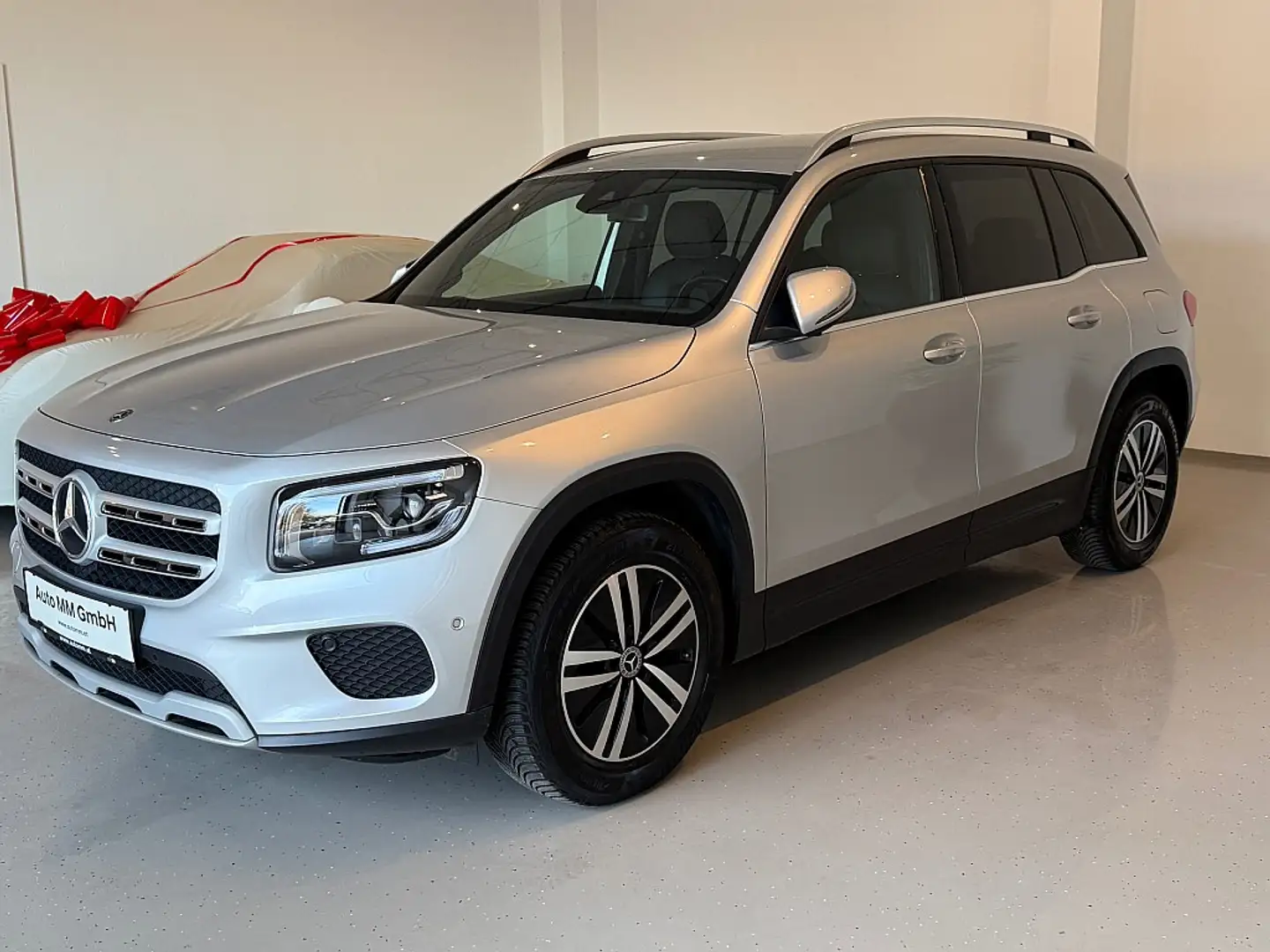 Mercedes-Benz GLB 200 d 4MATIC Aut. Grau - 2