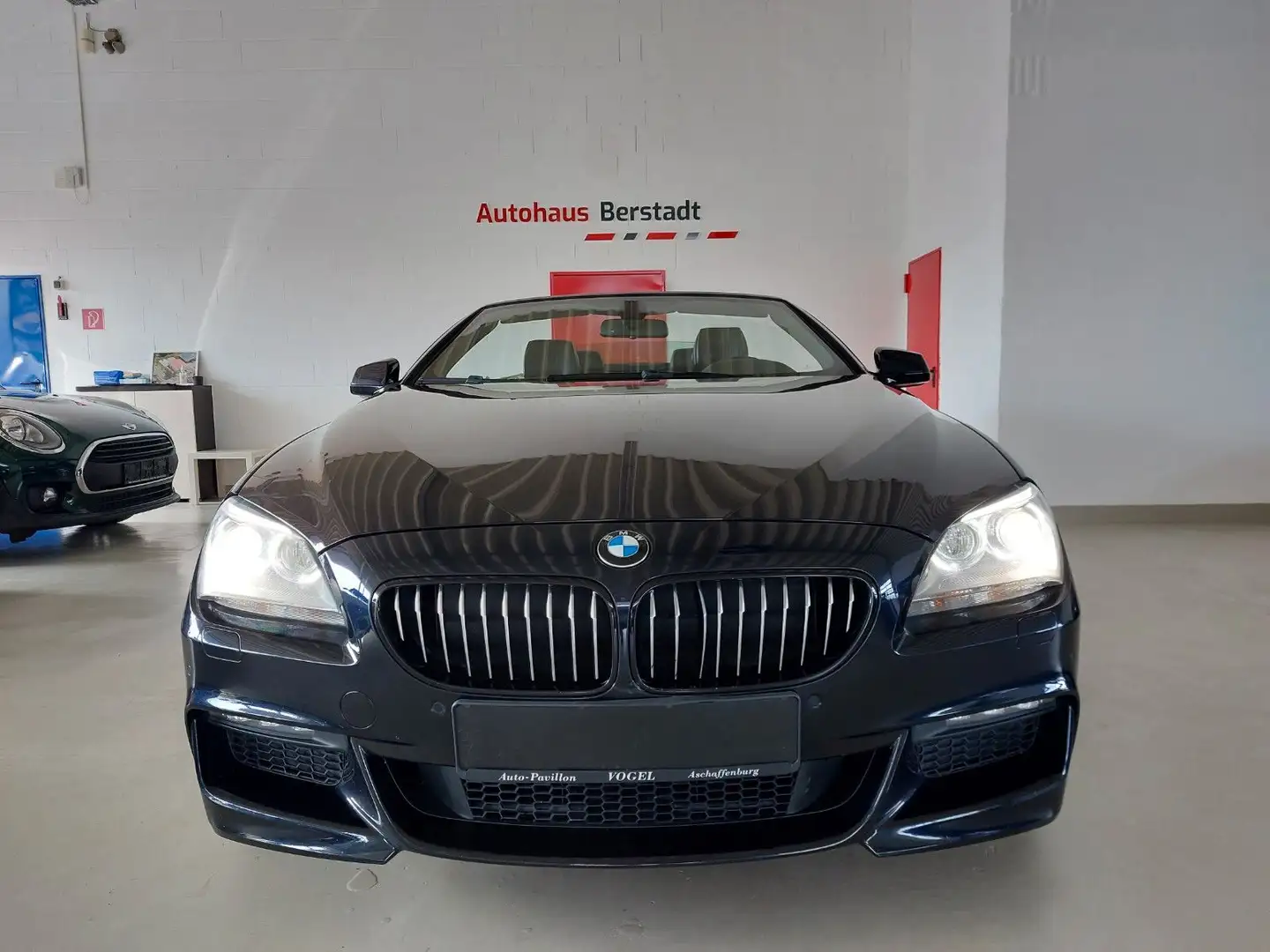 BMW 640 d Cabrio M-Sportpaket Navi-Prof.*Bi-Xenon Černá - 2