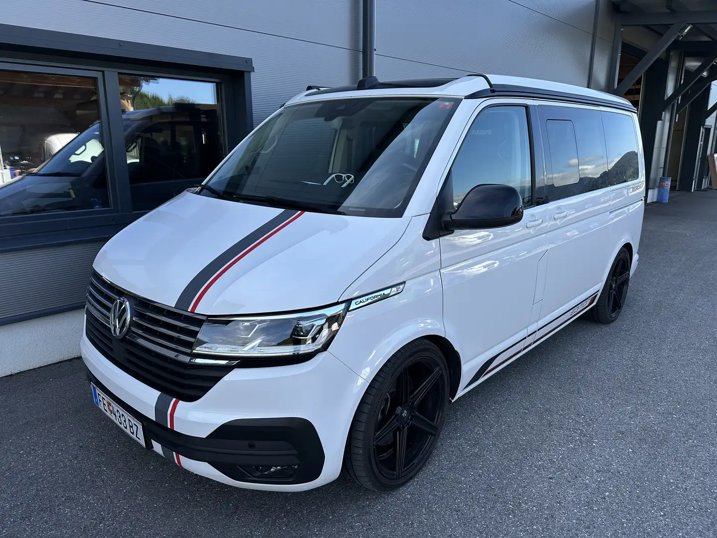 Volkswagen T6.1 California - 2