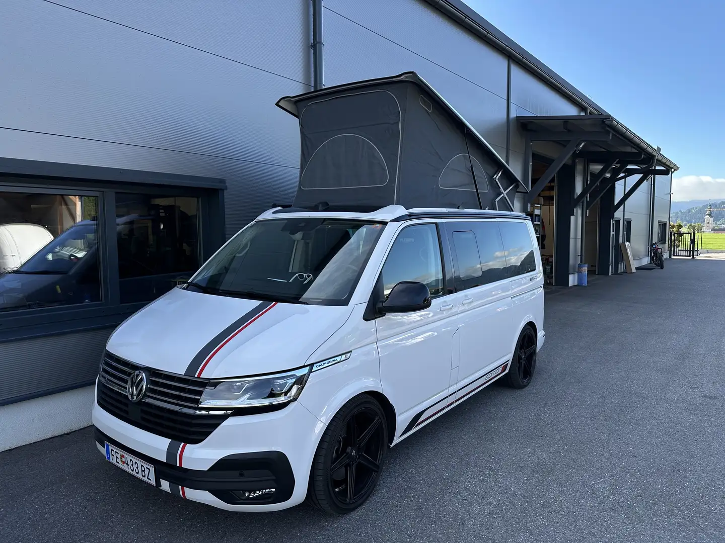 Volkswagen T6.1 California - 1