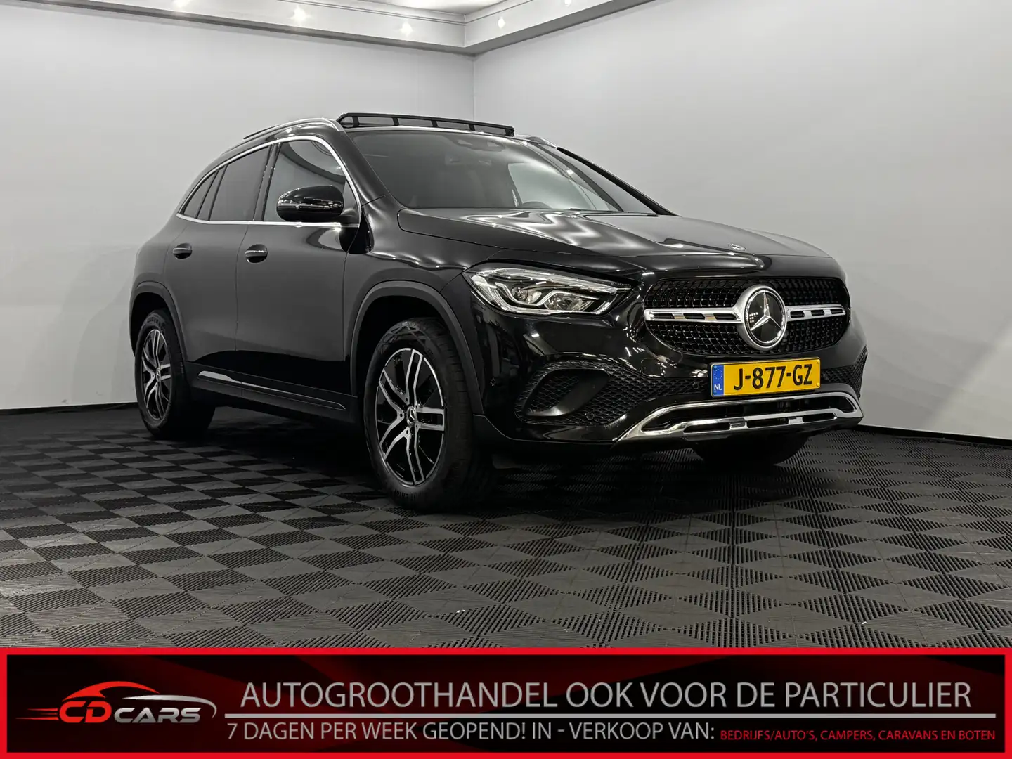 Mercedes-Benz GLA 200 Business Solution Luxury 163pk Pano, Leder, Camera Zwart - 1