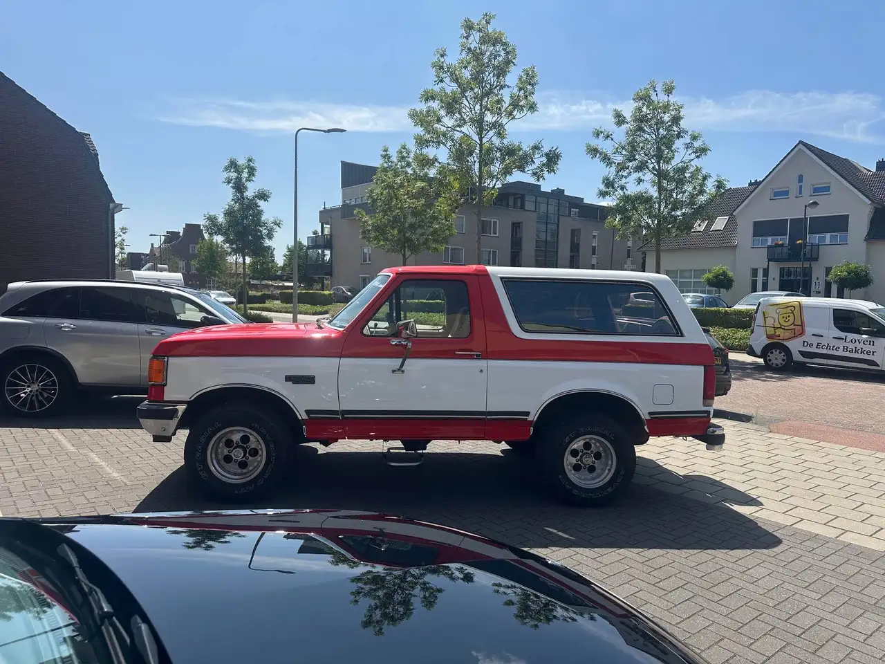 Ford Bronco XLT, foto 2