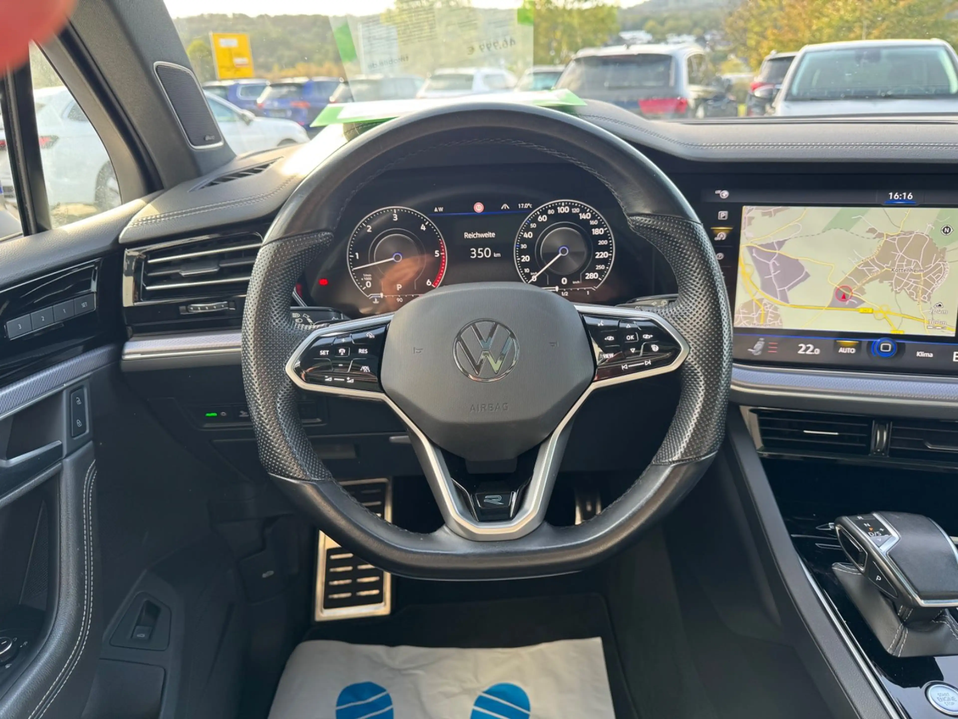 Volkswagen Touareg R-Line 4Motion LED/AHK/DYN — photo 13