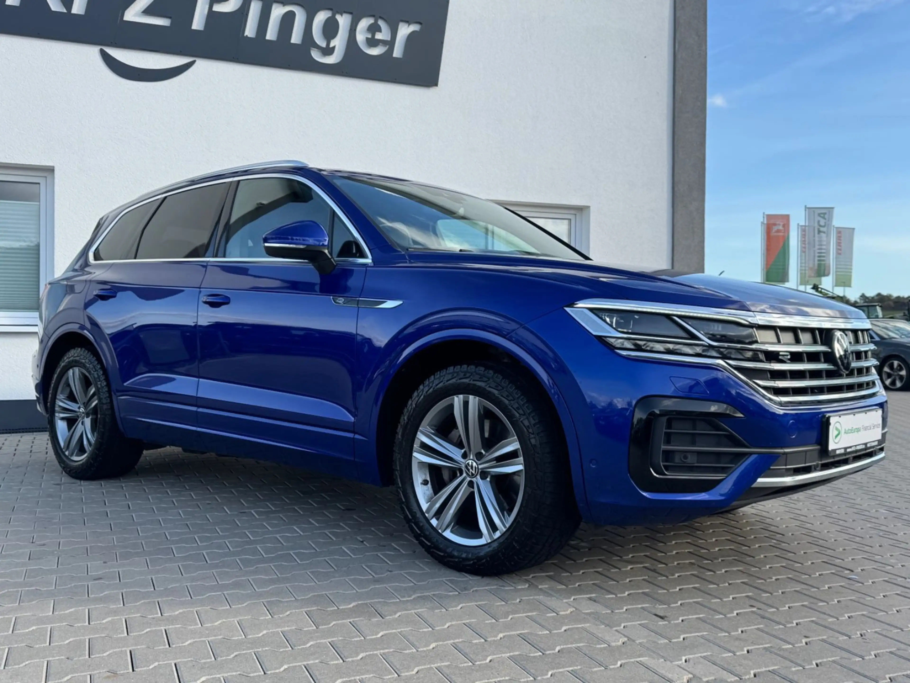 Volkswagen Touareg R-Line 4Motion LED/AHK/DYN — photo 2