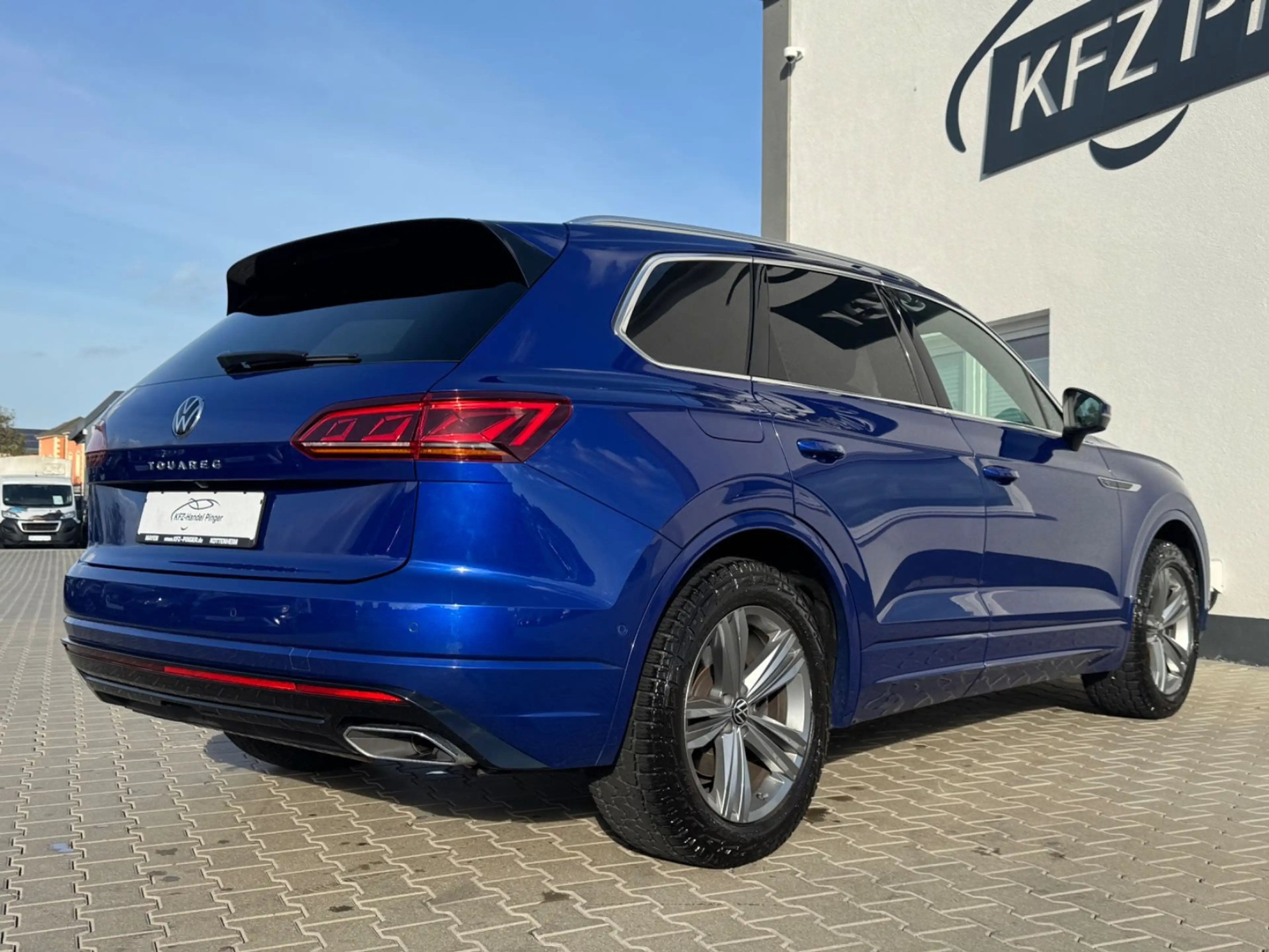Volkswagen Touareg R-Line 4Motion LED/AHK/DYN — photo 6