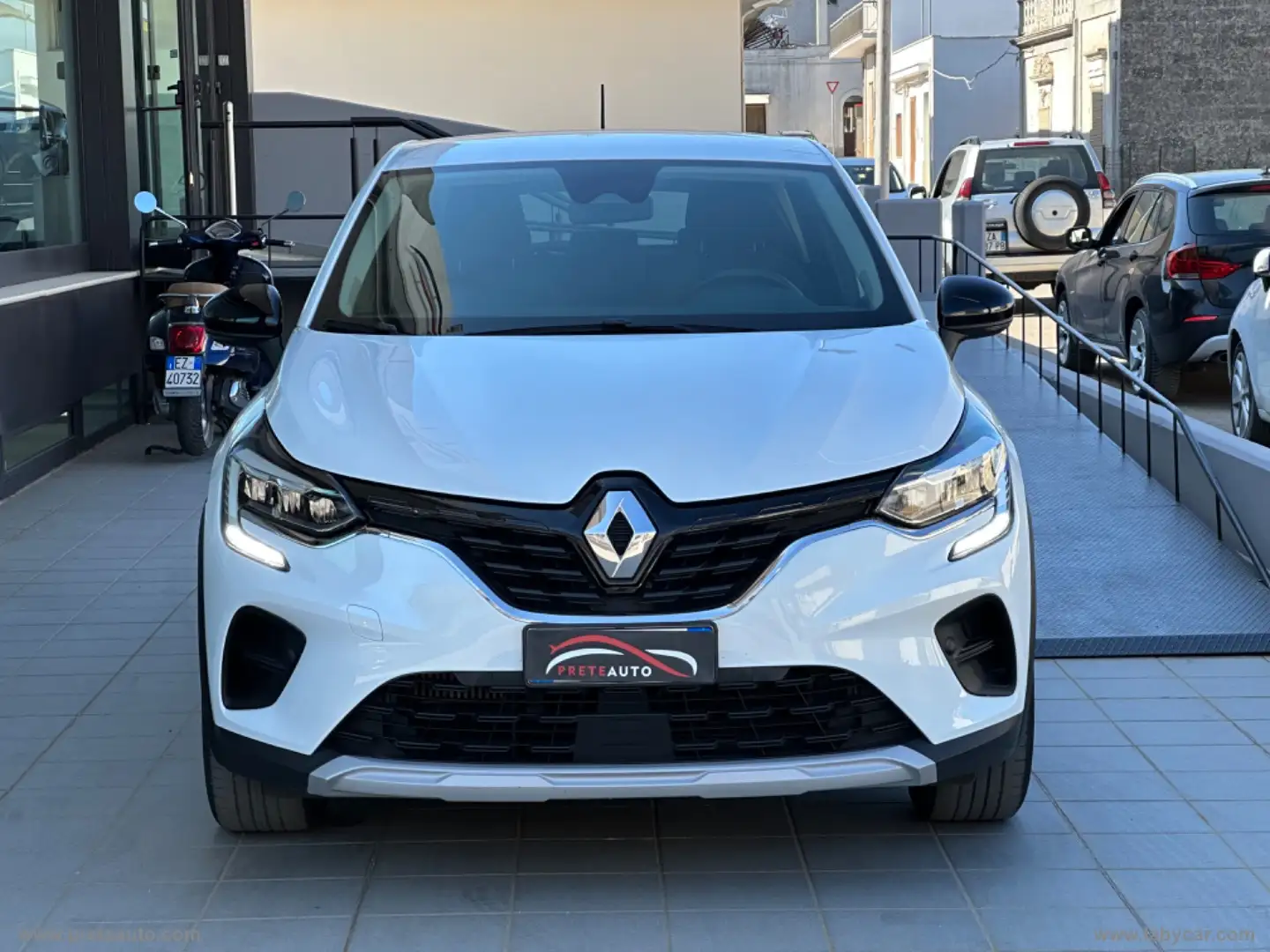 Renault Captur TCe 12V 100 CV GPL FAP Business Blanc - 2
