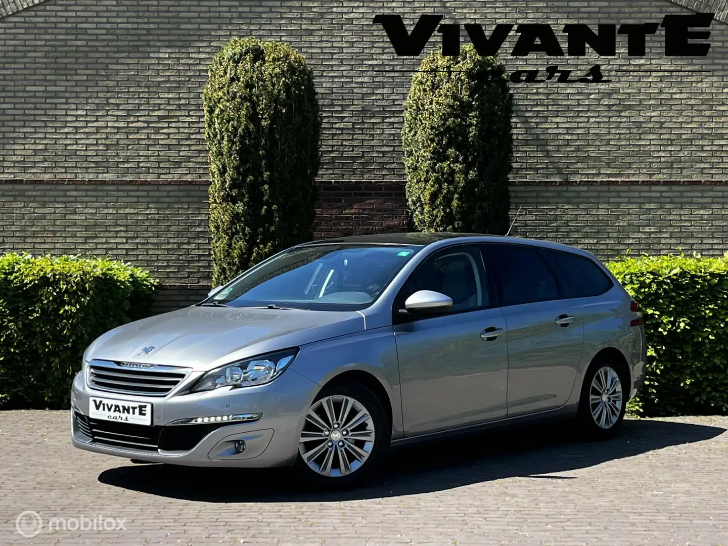 Peugeot 308 SW 1.6 BlueHDI Blue Pano*Cruise*Clima*Navi*Camera Gris - 1