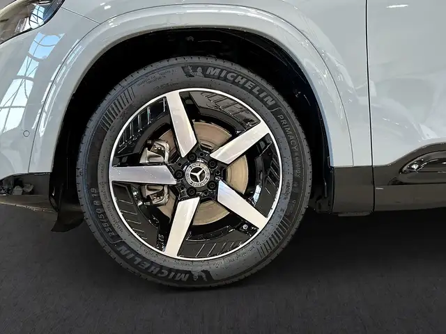 Mercedes-Benz GLB view 7