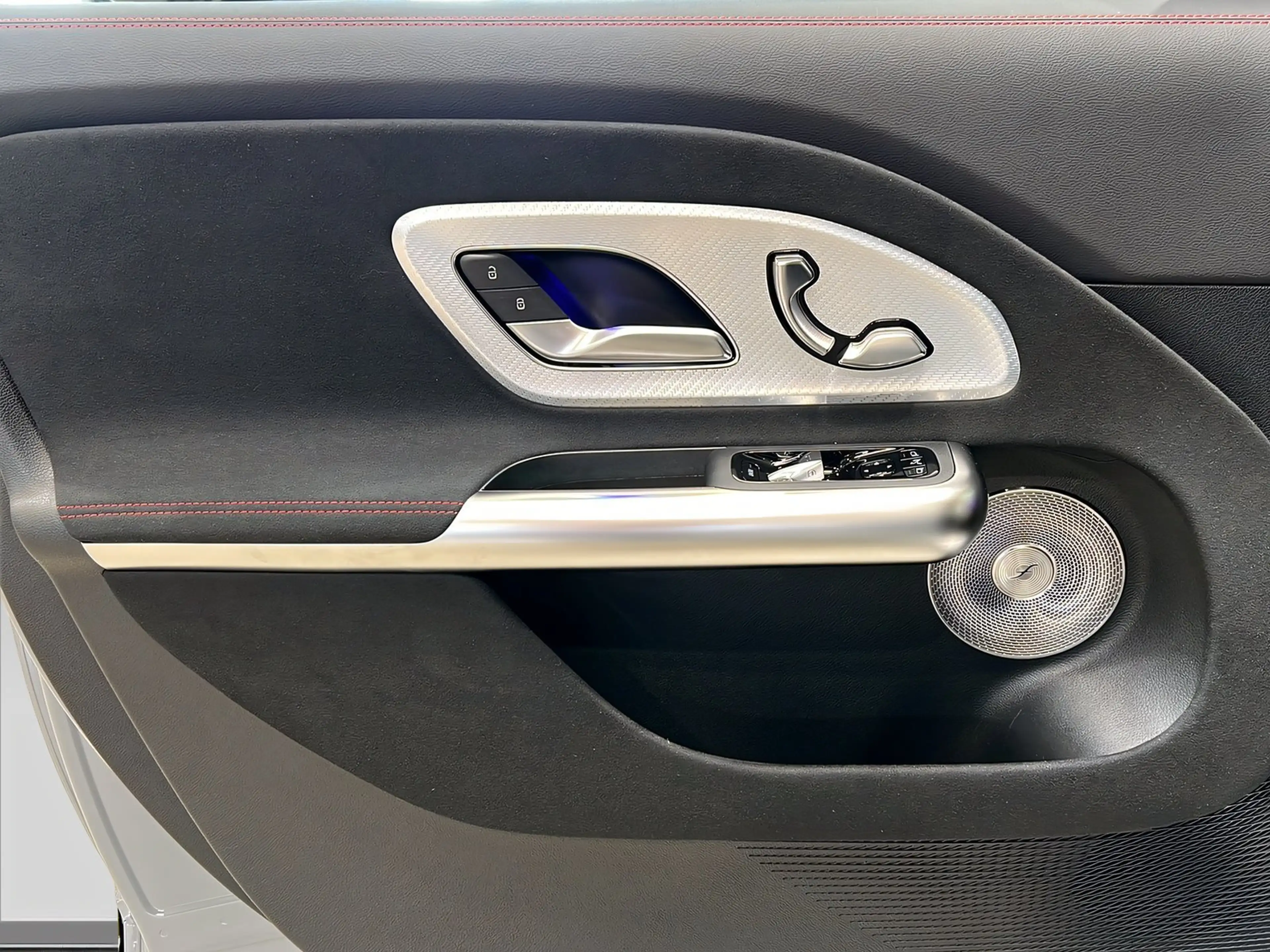Mercedes-Benz GLB 220 4MATIC+FACELIFT+AMG+AHK+PREMIUM_PLUS+3D — photo 13