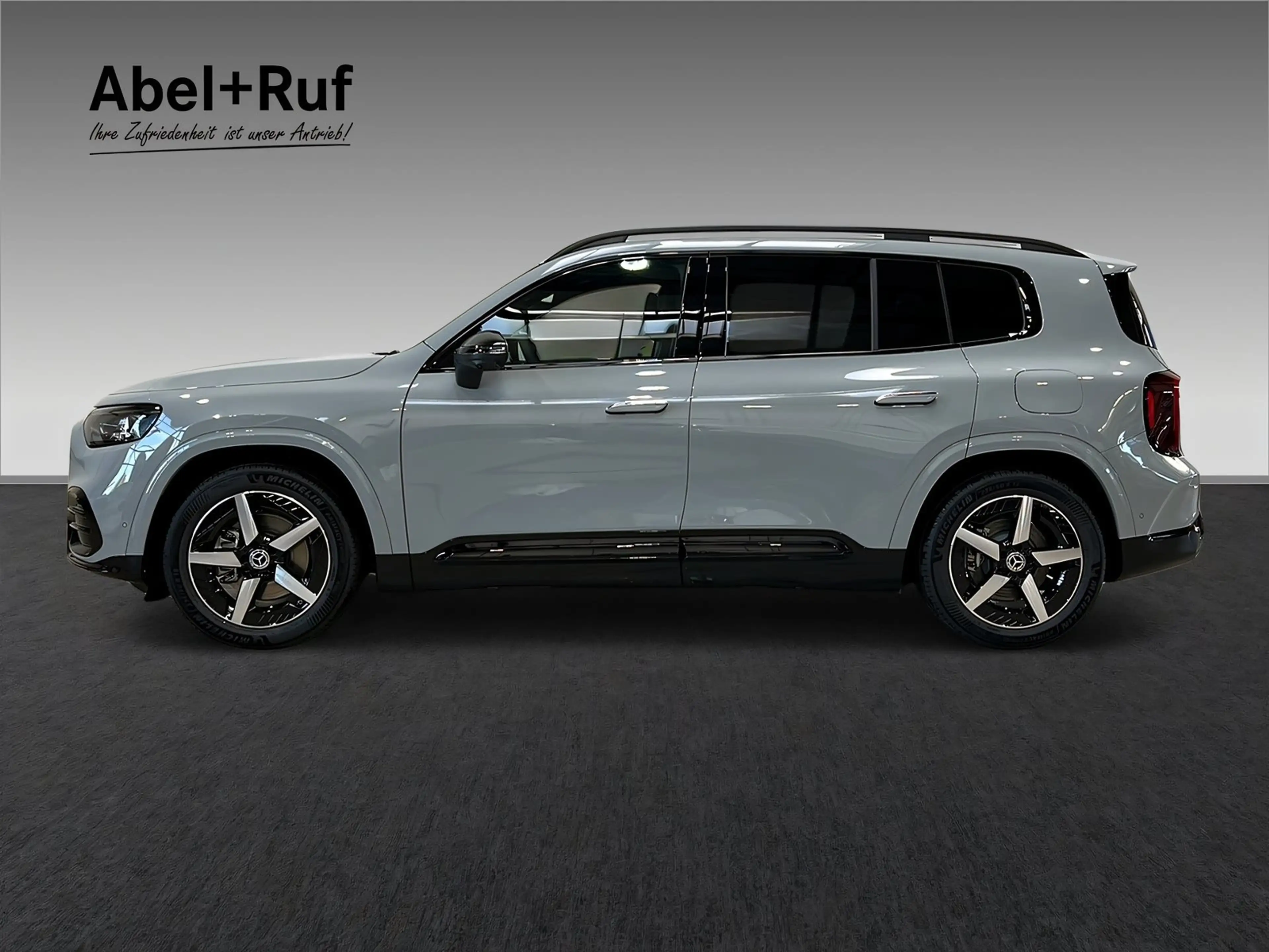 Mercedes-Benz GLB 220 4MATIC+FACELIFT+AMG+AHK+PREMIUM_PLUS+3D — photo 4